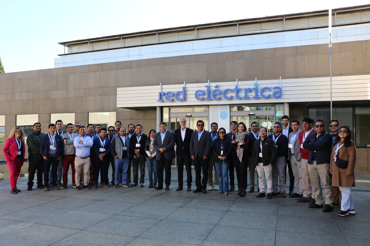 RedeiaCorp's tweet image. 📸 Un año más, recibimos la visita de los alumnos del #StageInternacional2025 #Funseam de la Universidad 🇵🇪  @esanperu, país en el que estamos presentes con nuestra filial #Redinter.

Acompañados por el director del máster, Edwin Quintanilla, y el dir. gral. de @Funseam, Joan…