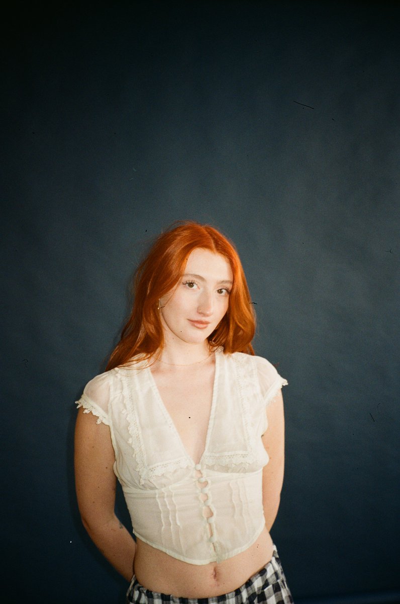 .<a href="/ninacobham/">nina cobham 💌</a> announces debut album 'Basis Of A Pinky Promise'; listen to the titular track on the site now - 

clashmusic.com/news/nina-cobh…