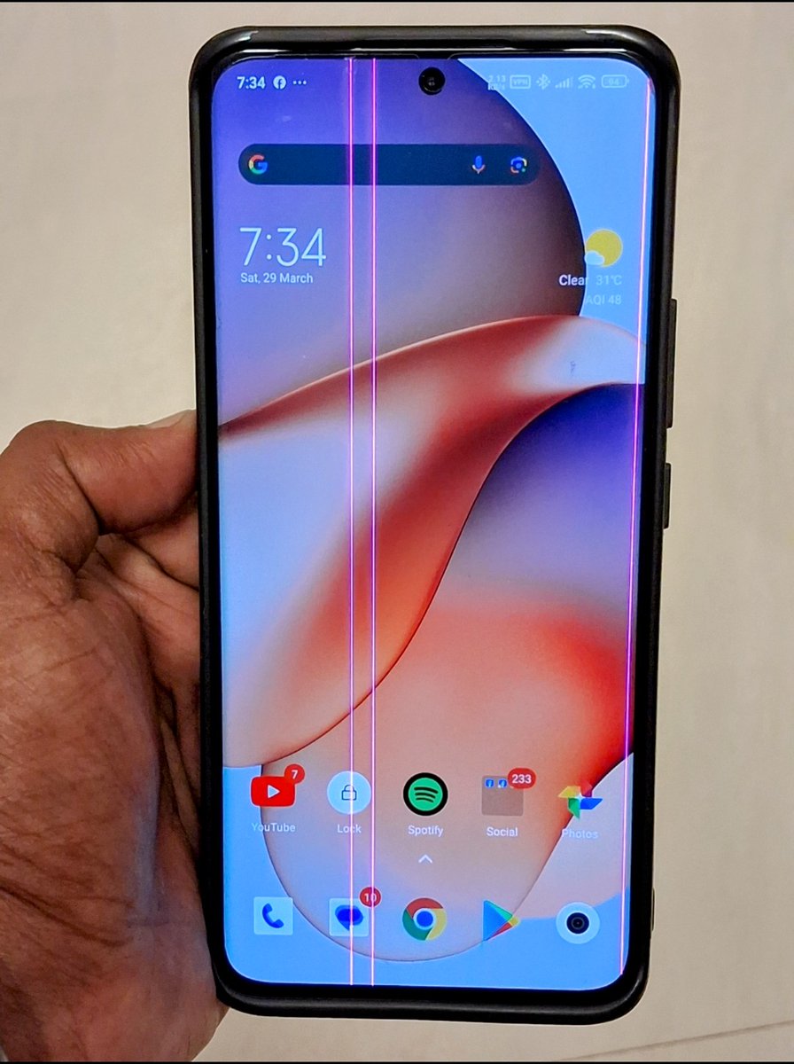 AntushRebello's tweet photo. @Krushnagopal101 Same issue with my Xiaomi 13 Pro. The first line appeared after one week, and now there are 2 lines. @XiaomiIndia very disappointing after paying 80K for this device. Xiaomi 12 Pro models are getting free replacements for the same issue. Many 13 pro users are getting this issue. https://t.co/sCCvWpqAsY