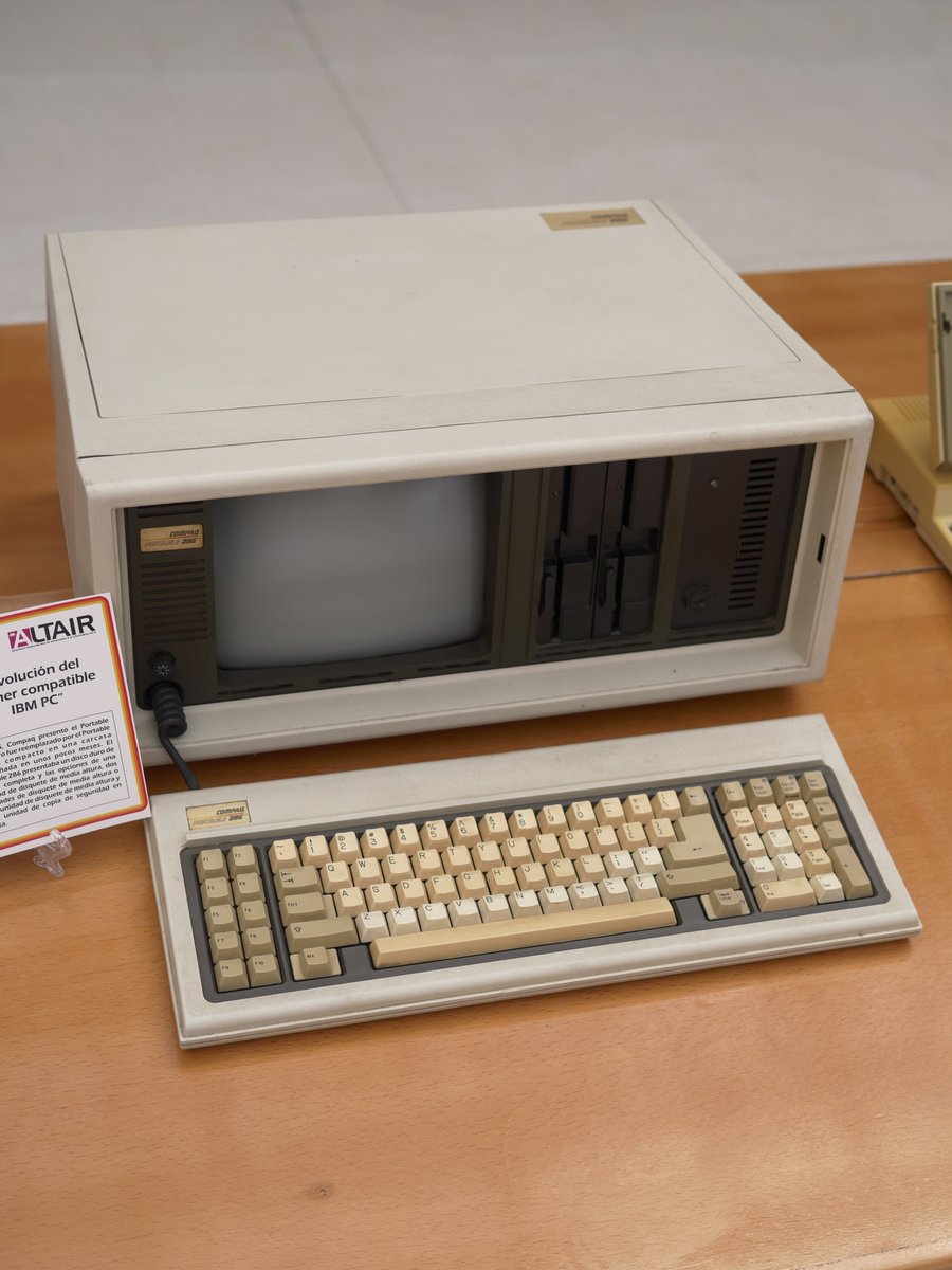 Enhorabuena a los organizadores de #RetroPixel por otra edición espectacular, una cita anual que muchos esperamos con ilusión. Y de nuevo, un éxito. Nosotros solo veíamos guiños a Severance por todas partes: casi nos ponemos a refinar datos. De nuevo, Ok <a href="/retroamigos/">Retro entre amigos</a>