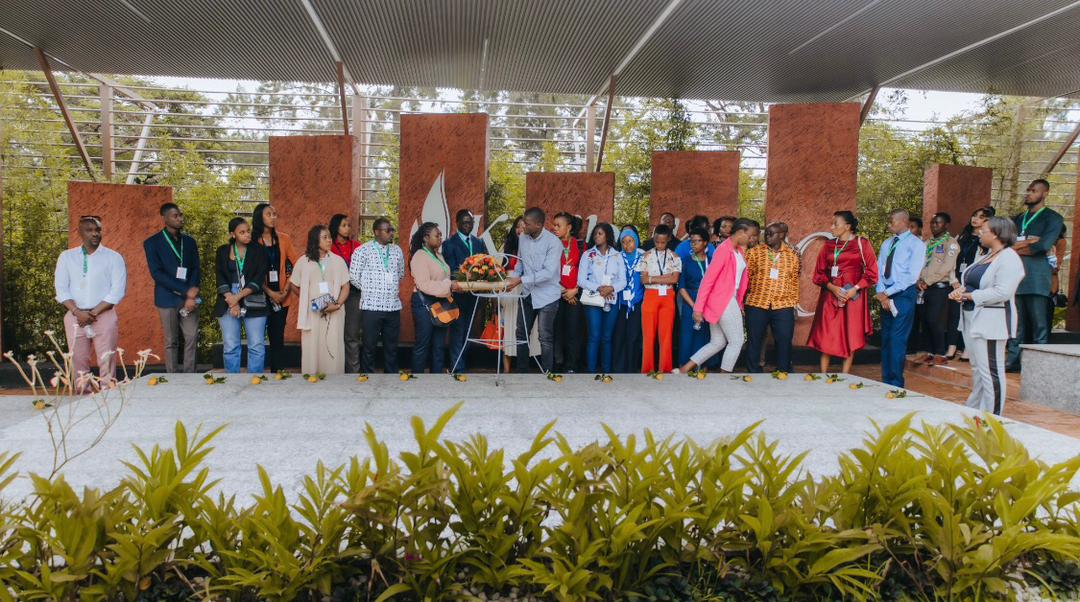 AU_AYAPs's tweet photo. 🕯️Today, we commemorate the 31st anniversary of the Genocide against the #Tutsi in #Rwanda.
In solidarity with the Rwandan people, the #AYAPs reaffirm their unwavering commitment to work with all African youth so that never again shall any people endure such horror.#Kwibuka31 https://t.co/IwyocLKFAl