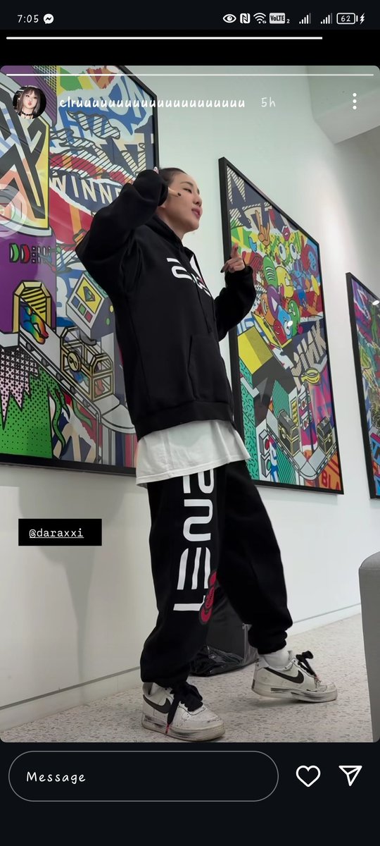 dal_jiyong8888's tweet image. Ehemmm...

Paranoise 2.0 spotted. 🤣🤣