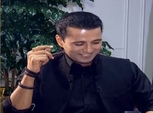 एक अकेली पत्रकार ने पूरा चैनल निपटा दिया 

बड़े से बड़ा पत्रकार अखिलेश यादव से सवाल करने से भागता है सिर्फ चैनल की लाइन पर चलता है लेकिन ये लड़की ने तो आज एक सवाल करके पूरा चैनल ही निपटा दिया 

दिल्ली CM रेखा गुप्ता के टूटी वाले जवाब पर अखिलेश से सवाल किया तो अखिलेश ने भी झटका दे
