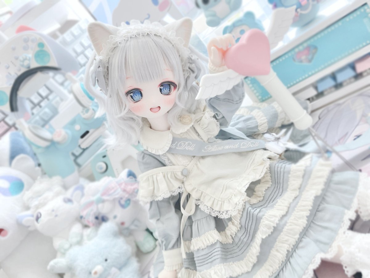 .
　　＼ ♡                        .      ＼ ♡ ♡          
　＼　＼                              ＼　＼
　　＼　￣￣＼　))                  ＼　￣￣＼　))
　　　＼＿つヽ))                         ＼＿つヽ))
