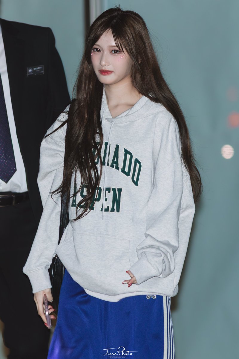 JinnnCam2003's tweet image. 250406 

#아이브 #IVE #이서 #LEESEO