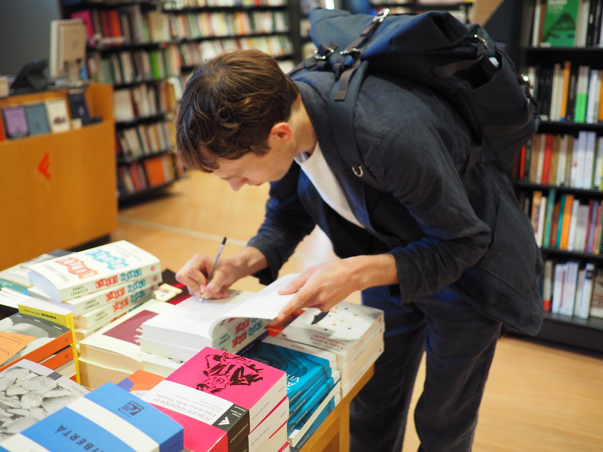 Daniel Chandler (@dan_chandler) on Twitter photo Just back from a wonderful trip to Rome to launch the Italian edition of FREE AND EQUAL ๐ฎ๐น๐คฉ๐
Thanks to my brilliant publishers <a href="/editorilaterza/">Editori Laterza</a> <a href="/giuslat/">Giuseppe Laterza</a> laterza.it/scheda-libro/?โฆ Just back from a wonderful trip to Rome to launch the Italian edition of FREE AND EQUAL ๐ฎ๐น๐คฉ๐
Thanks to my brilliant publishers <a href="/editorilaterza/">Editori Laterza</a> <a href="/giuslat/">Giuseppe Laterza</a> laterza.it/scheda-libro/?โฆ