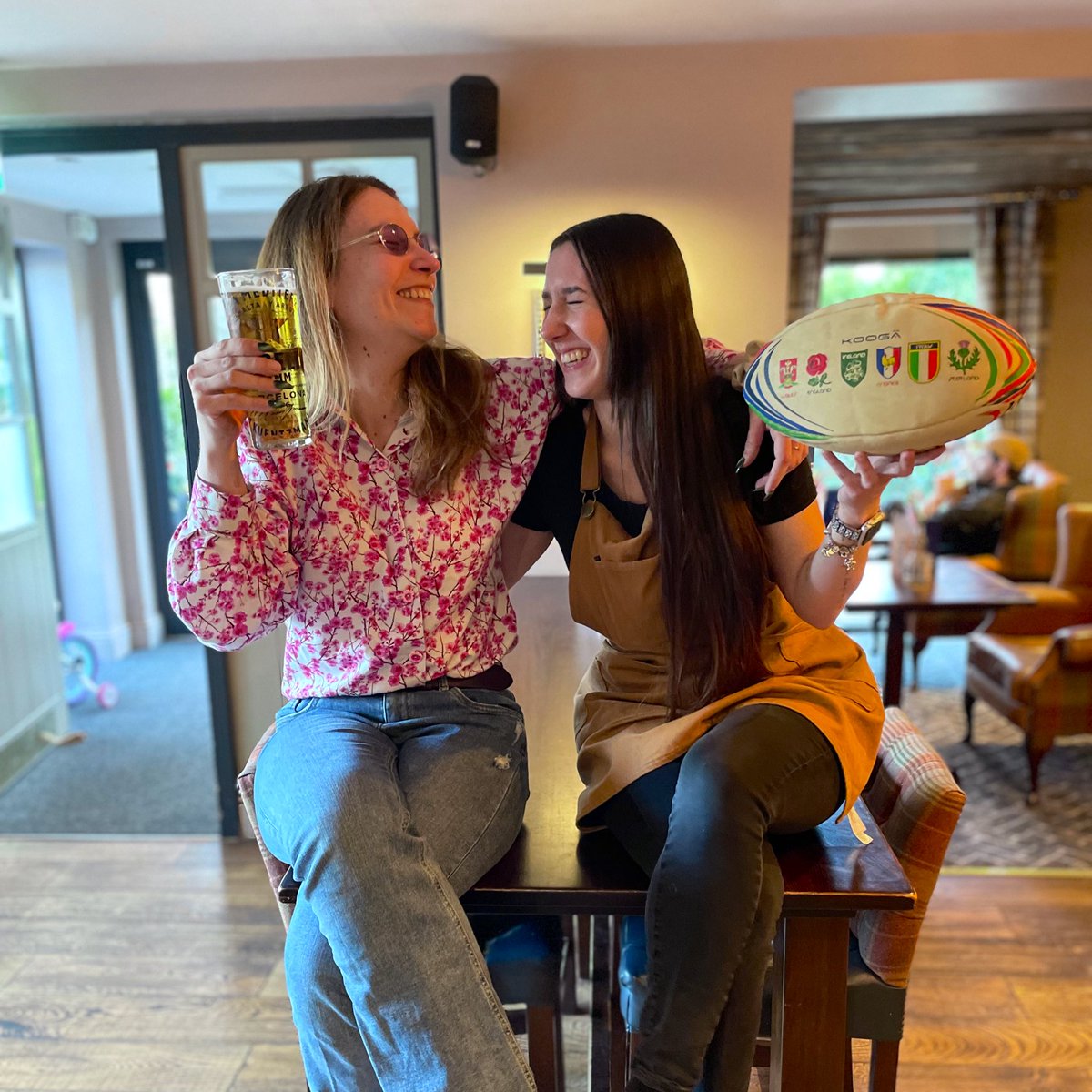 Pints, chit-chat and good people 🍻🏉

Join us to watch the Women Six Nations this Saturday !

4:45pm - Ireland v England

#womensixnations #rugby <a href="/YoungsPubs/">Young's Pubs</a> <a href="/caitlinspubs_/">caitlinspubs_</a>
