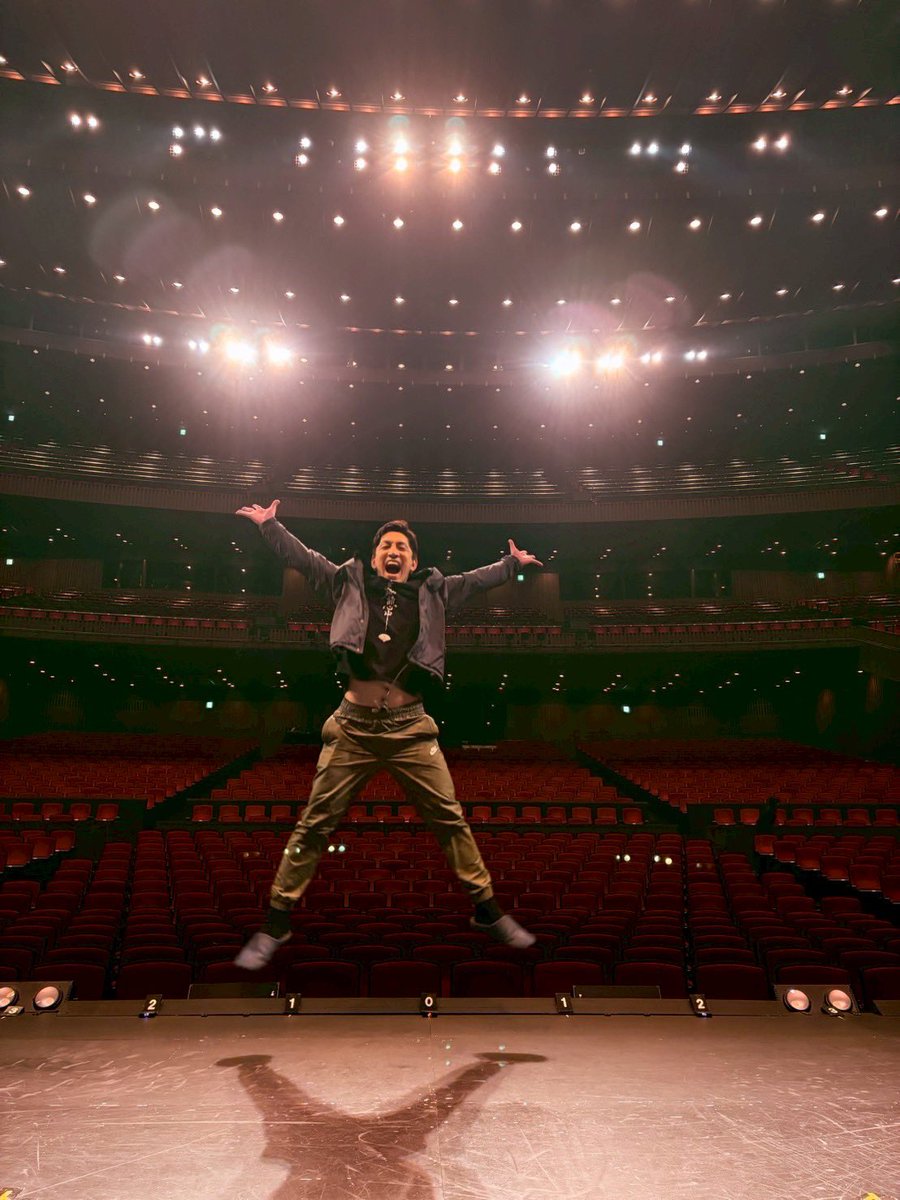 senyoooru's tweet photo. ミュージカル『#昭和元禄落語心中』

大阪公演千穐楽を無事に迎えました‼️
ご観劇いただいた皆様本当にありがとうございました！
次はラスト福岡にてお待ちしております😊

💀てげれっつのぱー💀

#ミュージカル落語心中 
#アンサンブル
#フェスティバルホール https://t.co/Lk9ZSpdo4r
