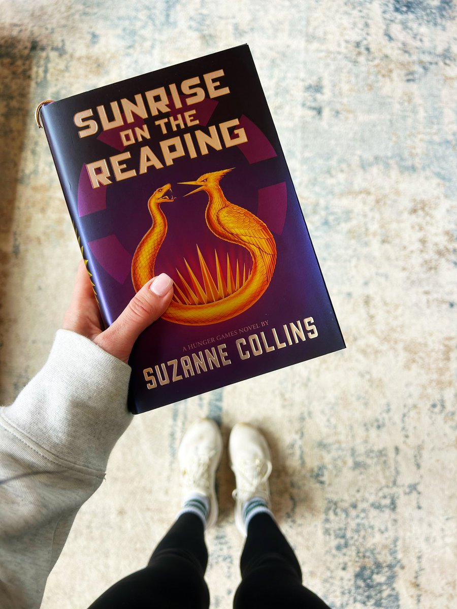 RunThruPages's tweet image. I fear I may never read another book again.. 
Suzanne Collins says she doesn’t write unless she has something to say and she has A LOT to say in this one. Idk how any book will be able to top this. ♾️⭐️