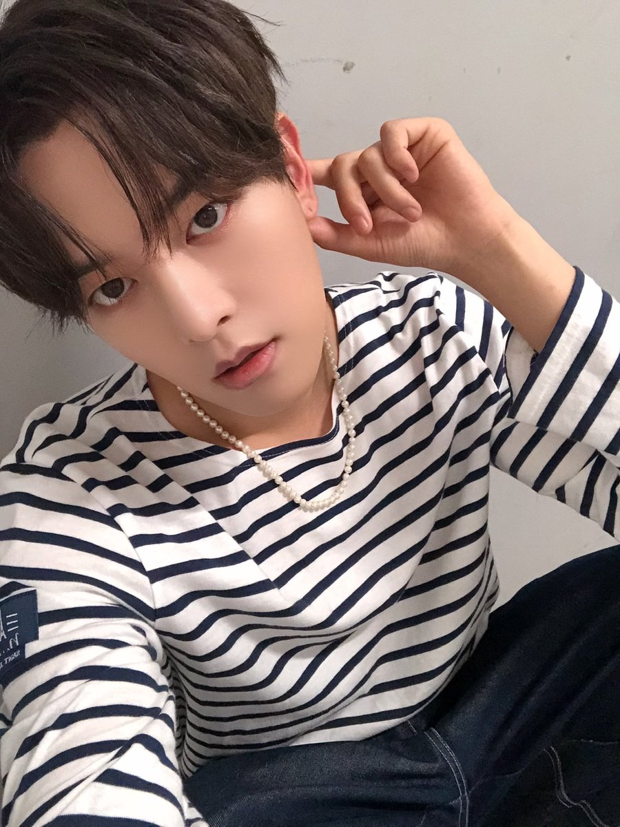 rv____429's tweet photo. 진주목걸이 조아ㅜㅜㅜ https://t.co/lEHSQ6kRuA