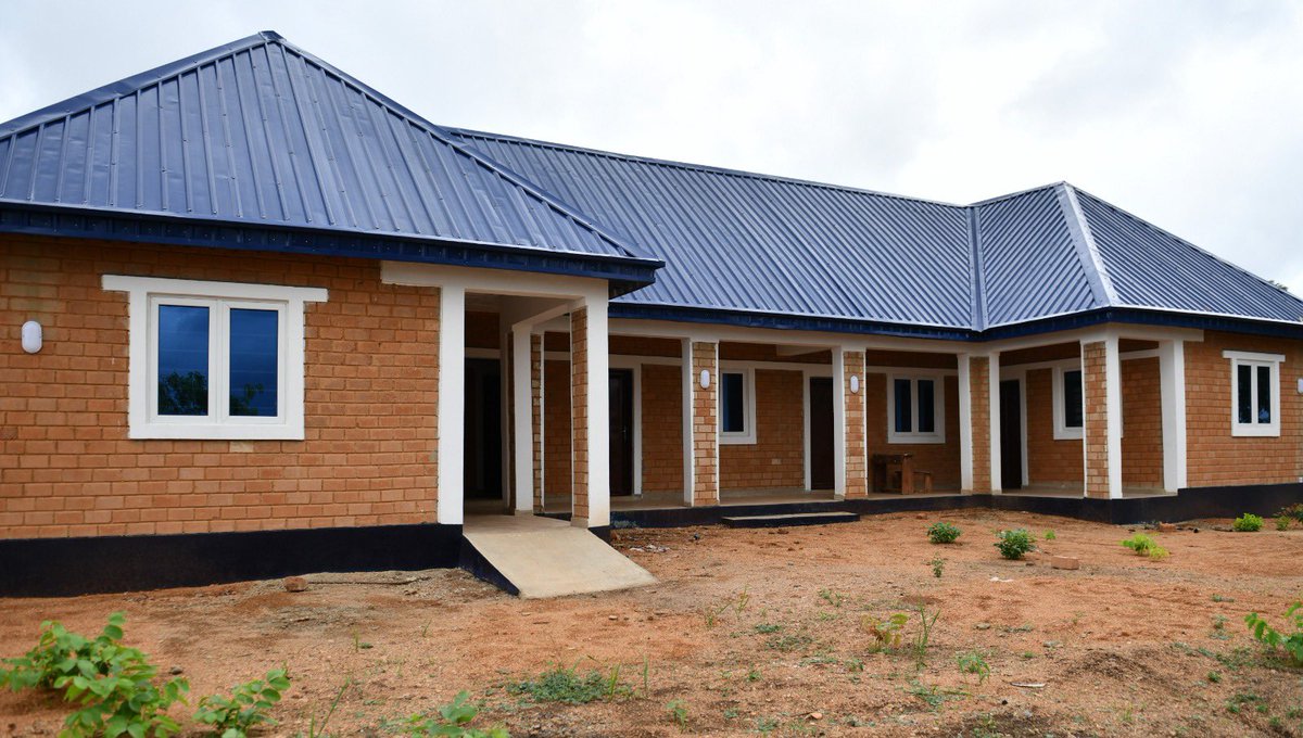 The Bricks Based Construction Cooperative Society, led by refugees, completed a building 🏠for protection desk &amp; offices in Adagom, Cross River State, with UNHCR's support. 

Using hydra form tech, this project boosts #RefugeeEmpowerment and reliance &amp; offers #ClimateAdaptability