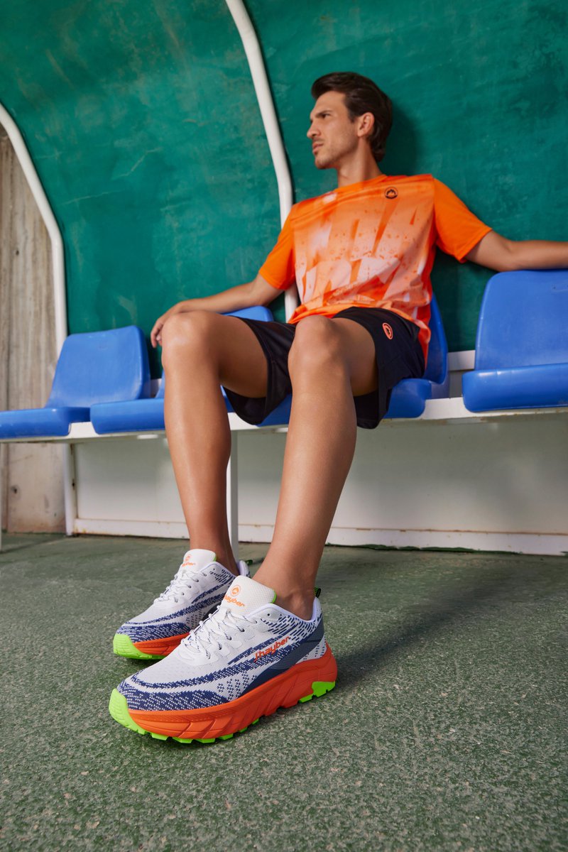 Listo para la acción en cualquier momento. 🔥 Estas zapatillas de trail running están diseñadas para ofrecer máximo agarre y estabilidad en cada zancada, gracias a su suela todoterreno y materiales transpirables.

¿Cuál va a ser tu próximo reto?

➡️ Más en jhayber.com