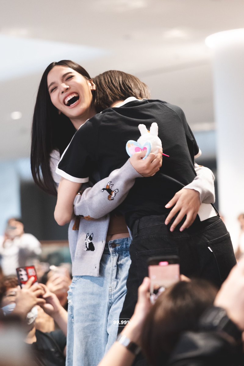 99_99percentt's tweet image. 🫠

EMIBONNIE FANSIGN WITH ANY  
#BKKIBF2025xEmiBonnie
#emibonnie
#emiamily #beonnnie