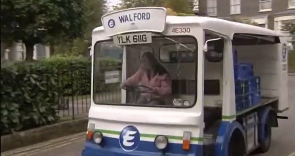eds_afterglow's tweet photo. The slaters arriving to the square in milk floats is one of my favourite genres #eastenders https://t.co/6XPFWWlzU6