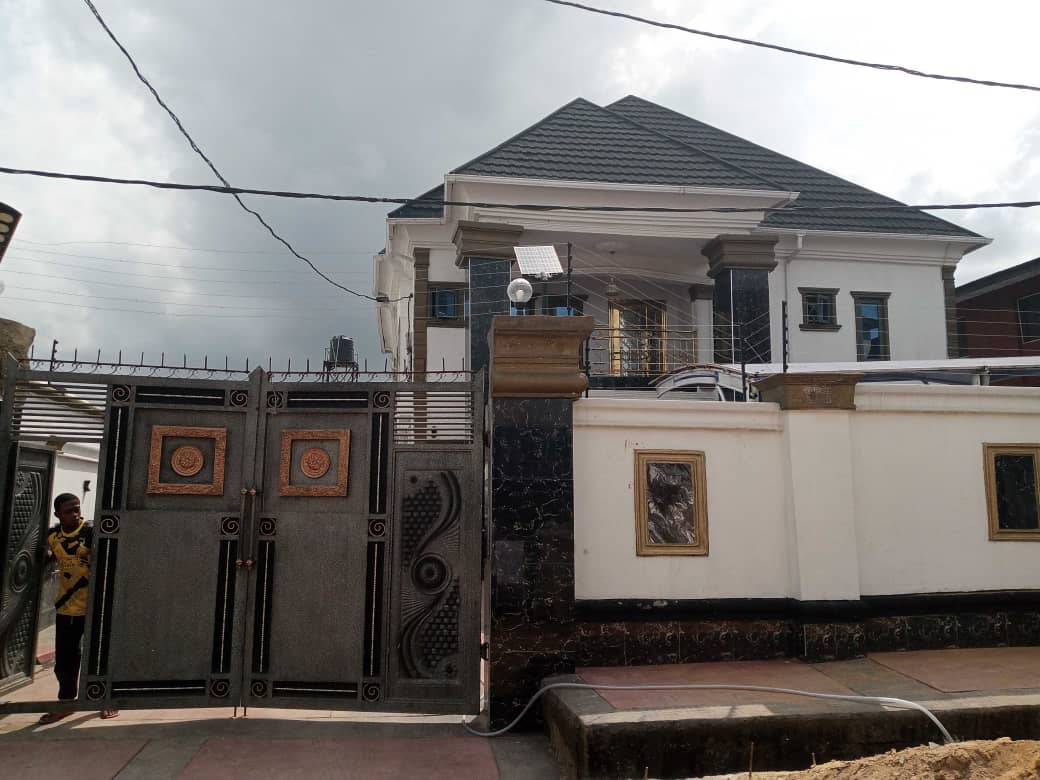 wellprodevelop1's tweet image. Direct to wellpro:

A modern 4 Bedroom Detached Duplex 

Location: No 5, Chief Sunday Olaiya Street Off Salawe Street ikosi Ketu Lagos Nigeria.

Price: N230m asking.

Contact Wellpro Developers 
08185520099
#BlackMonday #ElonMusk