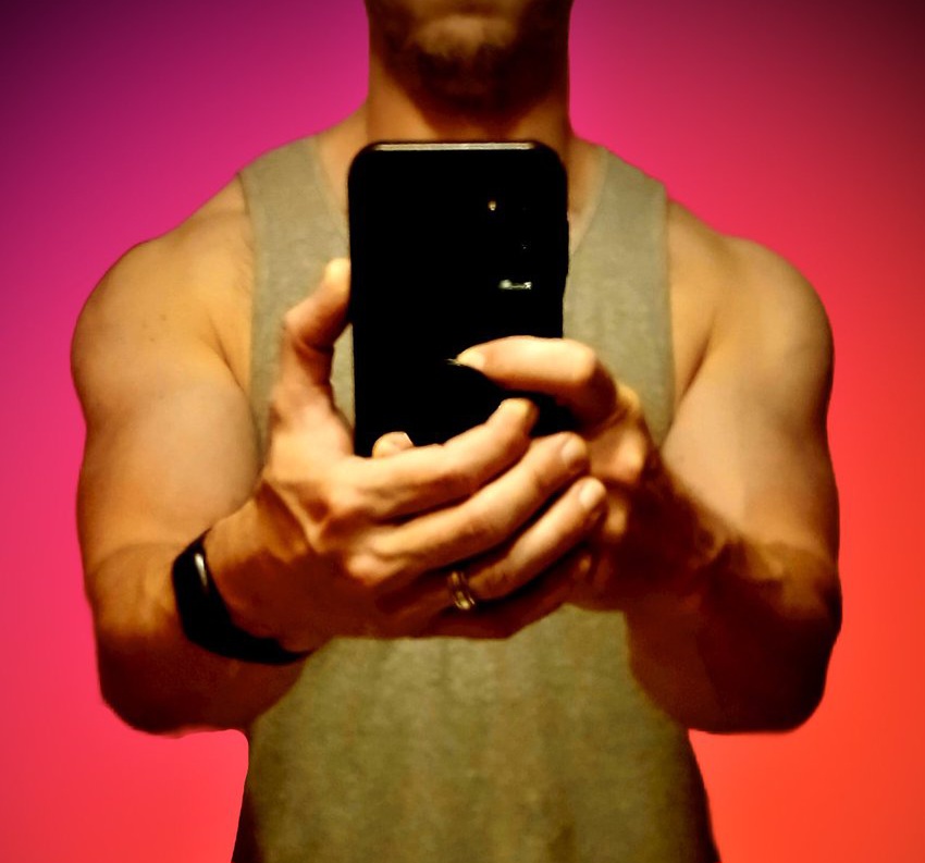UsernameBanned's tweet photo. Good morning! New #RodneyRemix PFP courtesy of the very talented Mr. 
@RodneyAllebach

Pull day done. Cardio on deck. Let's crush it today! 

👊 https://t.co/MKXb0z9WxF