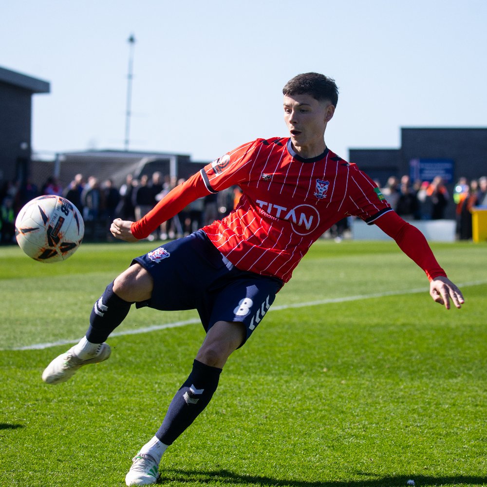 York City FC (@yorkcityfc) on Twitter photo 👏 Congratulations to Alex Hunt who has been named in the <a href="/TheVanaramaNL/">The National League</a> team of the week!
#YCFC🔴🔵 👏 Congratulations to Alex Hunt who has been named in the <a href="/TheVanaramaNL/">The National League</a> team of the week!
#YCFC🔴🔵