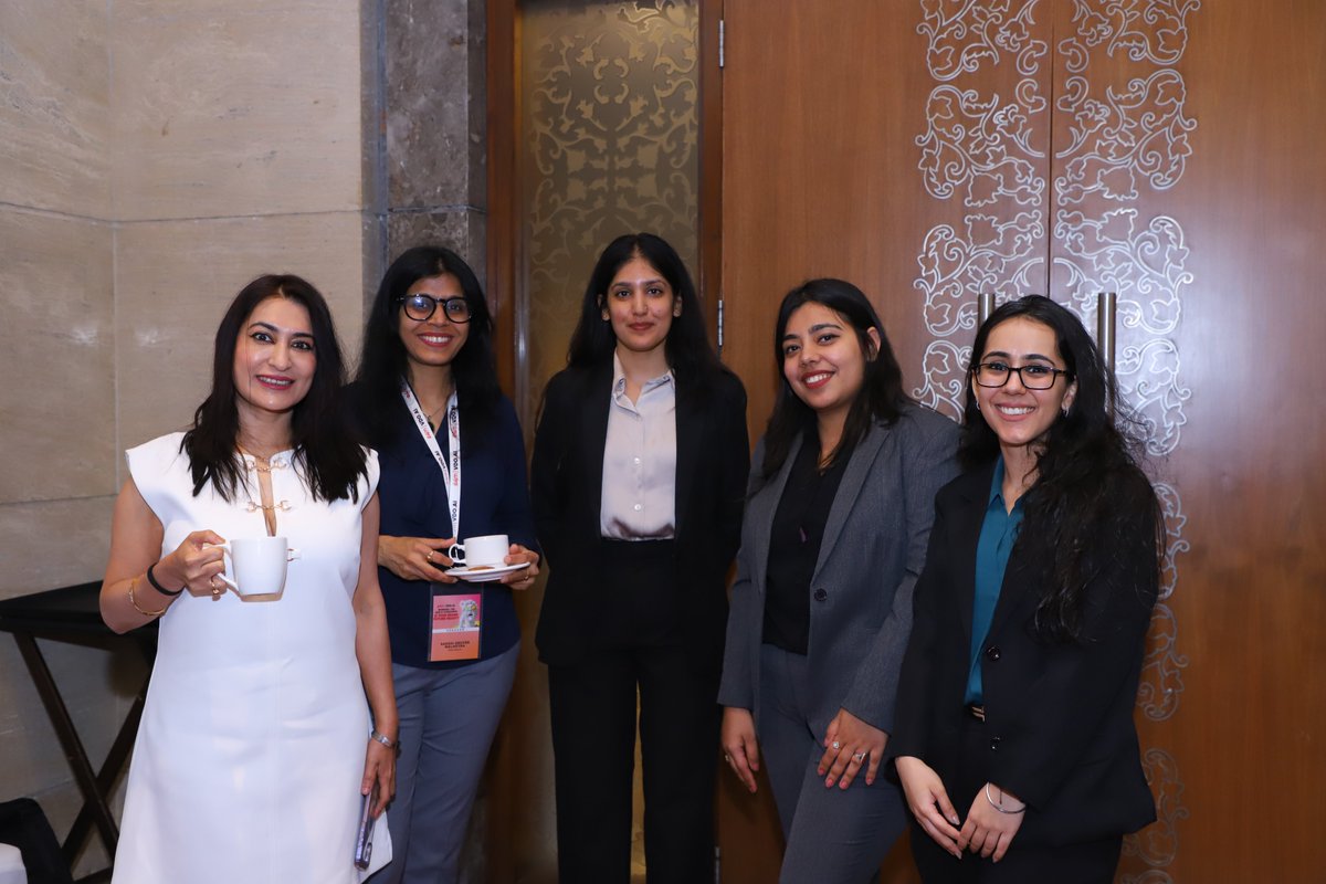 e4m Live tweet media