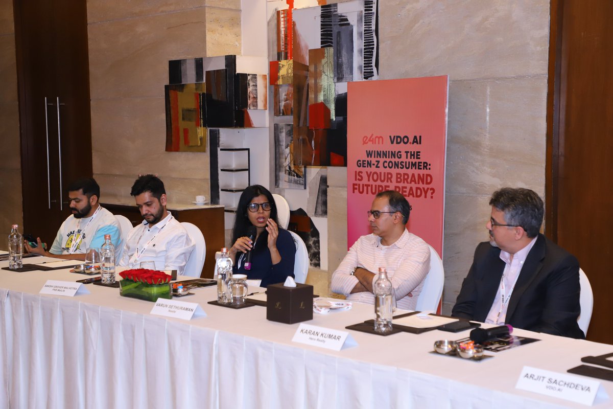 e4m Live tweet media