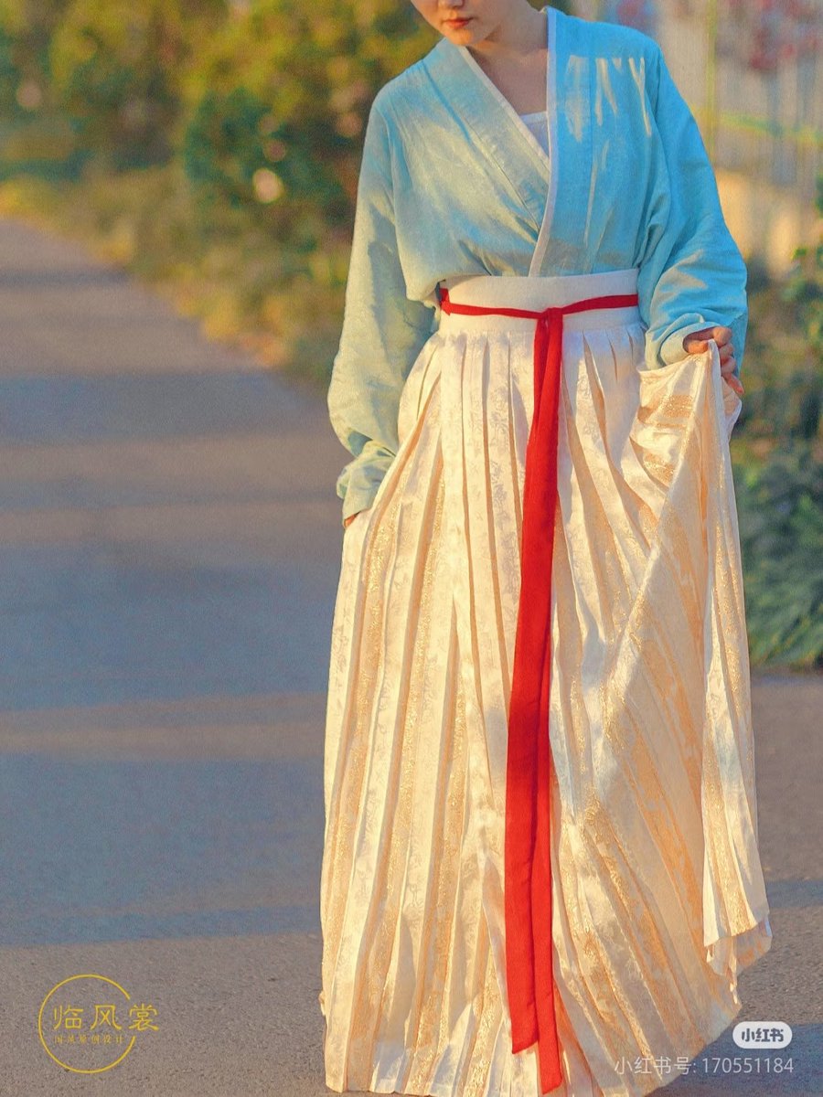 Late spring
Credit:临风笑笑
#漢服 #汉服 #hanfu #HanChinese #한푸