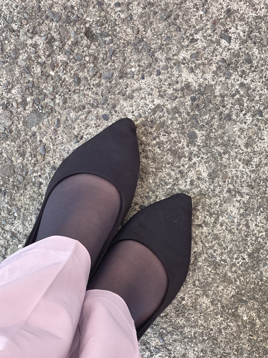 AyPy70's tweet photo. 黒スト×パンプス
 #黒スト  #ストッキング  #パンプス https://t.co/CyEEtdgDLd