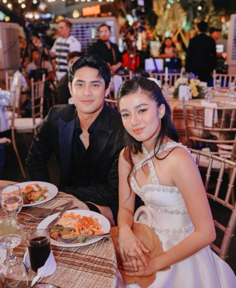 belindoll's tweet photo. I don't get why people even think there's anyone doing it like them in their generation like come AWNNNN

BELLE Finally BELOngs

#BelleForBelo #DonBelle
#DonnyPangilinan #BelleMariano https://t.co/5qb4PbukKt