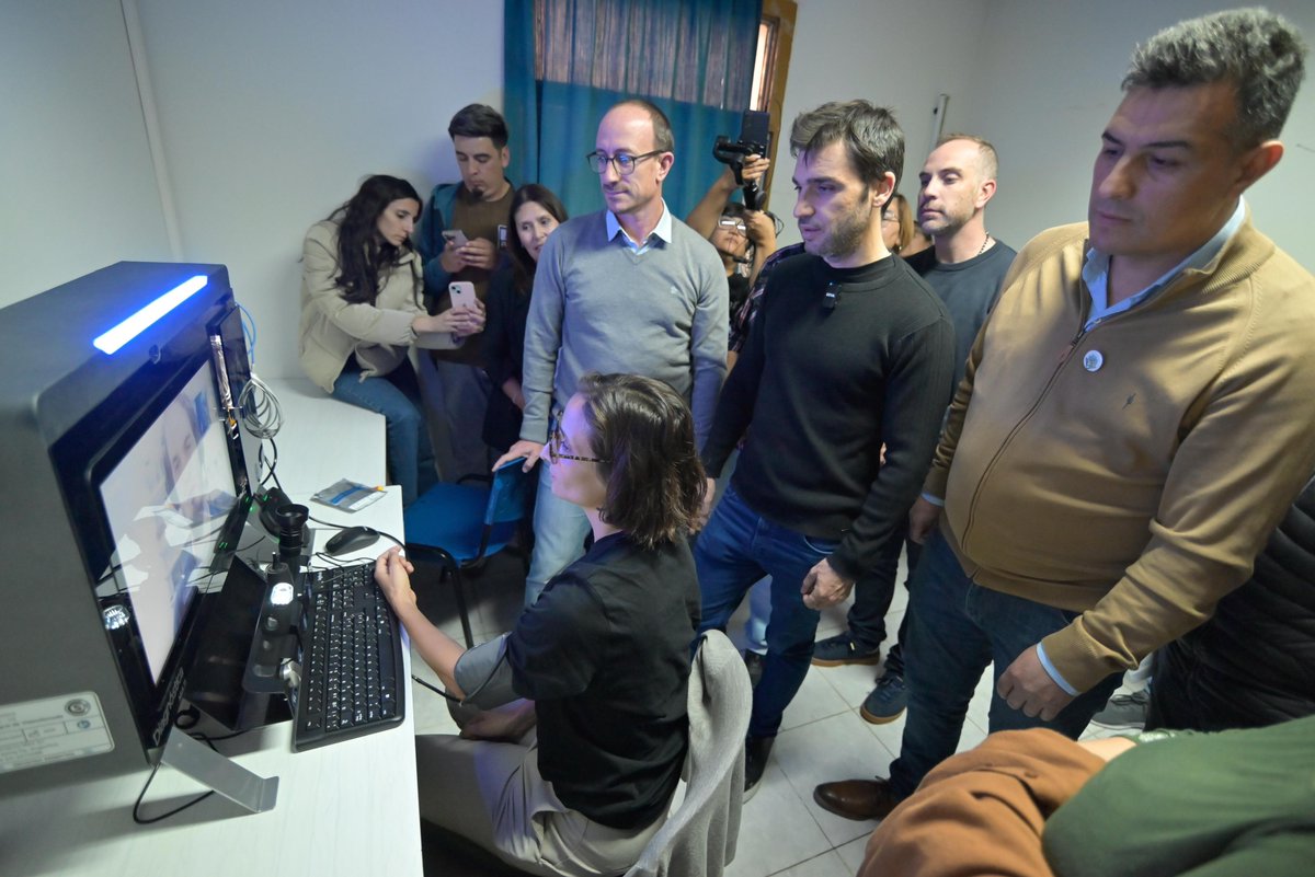 🟠 TORRES ENCABEZÓ LA PUESTA EN FUNCIONAMIENTO DE LA PRIMERA ESTACIÓN MULTIDIAGNÓSTICO DE SARMIENTO Y ASEGURÓ QUE "SEGUIMOS JERARQUIZANDO LA SALUD PROVINCIAL CON UNA MIRADA INTELIGENTE”

🌐 Para más información: acortar.link/rMtKmQ

#Telesalud #Sarmiento #Chubut #Salud