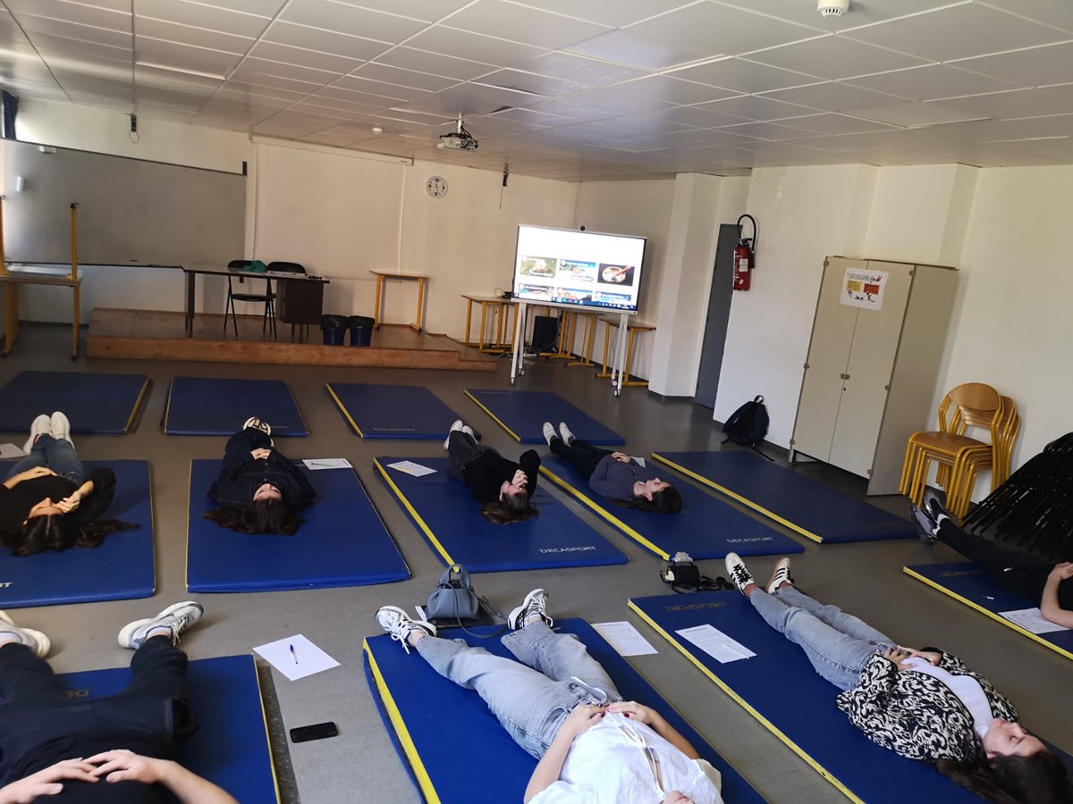 LyceeBalagne's tweet photo. A l' approche des examens,  Ateliers sur la gestion du stress pour les classes de terminale @LyceeBalagne :  mieux gérer son anxiété,  améliorer sa concentration, aborder les examens avec plus de sérénité.
@accorse https://t.co/HSJSaYhS3C