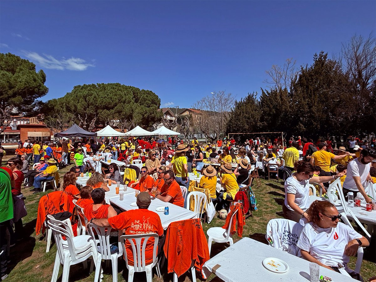 AjdeSuria's tweet photo. Súria comença a viure de ple l’ambient de Caramelles després de la celebració del Vermut  Caramellaire al Parc Municipal Macary i Viader aquest diumenge 6  d’abril.
https://t.co/3HmQoPz6nI https://t.co/64N7Vi9igK