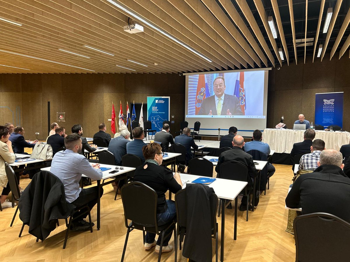 "Political Analysis and Communication" in Sisak, Varaždin, and Dubrovnik: These workshops represented a step in the further education of the HDZ's political youth. They provide participants with knowledge and skills necessary for better political analysis and communication.