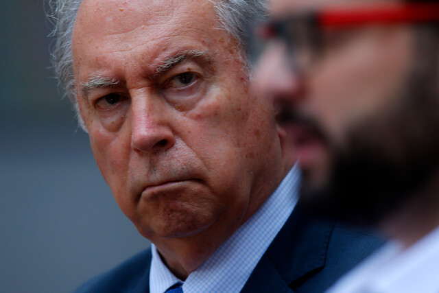 Pauta_cl's tweet photo. Guerra arancelaria

“A mí me corresponde entender este proceso y ver cómo Chile puede navegar en medio de este mundo tan difícil”: Juan Gabriel Valdés (@jg_valdes), embajador de Chile en EEUU.

📡 EN VIVO | #PrimeraPauta → https://t.co/z3bfT7OHJZ https://t.co/q4c6ETpmWC