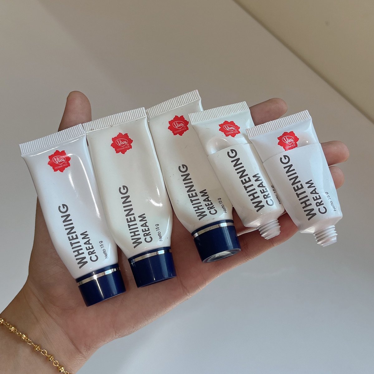 Viva tuh penyelamat bgt buat kaum mendang mending!!

nih 3 produk yg no overclaim, yg beneran ngefek buat mencerahkan di aku
kalian wajib tau dan cobaa!!