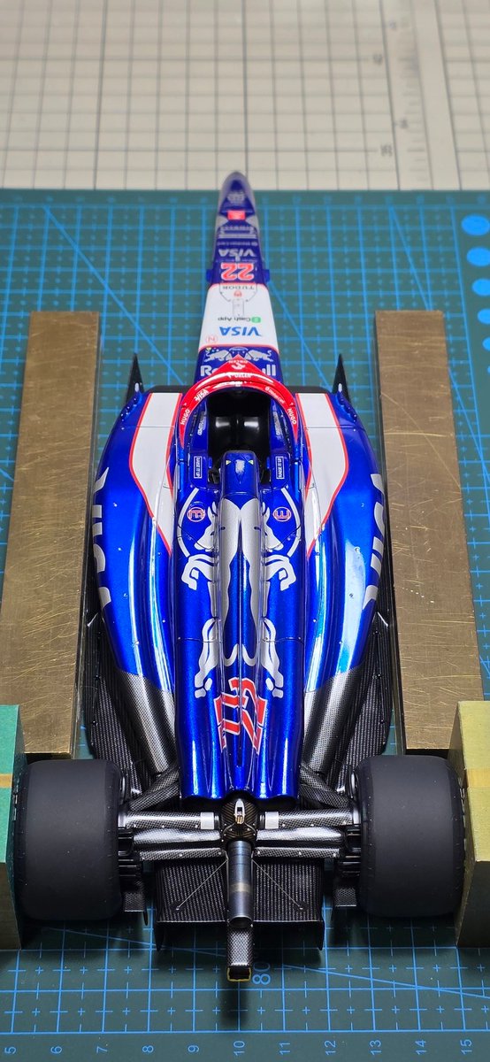 fk_models2x's tweet photo. 小物数点が残ってますが、大物は揃ったので組み付け中。
#synapsemodel #vcarb01 #Tsunoda https://t.co/zPvkuErzdN