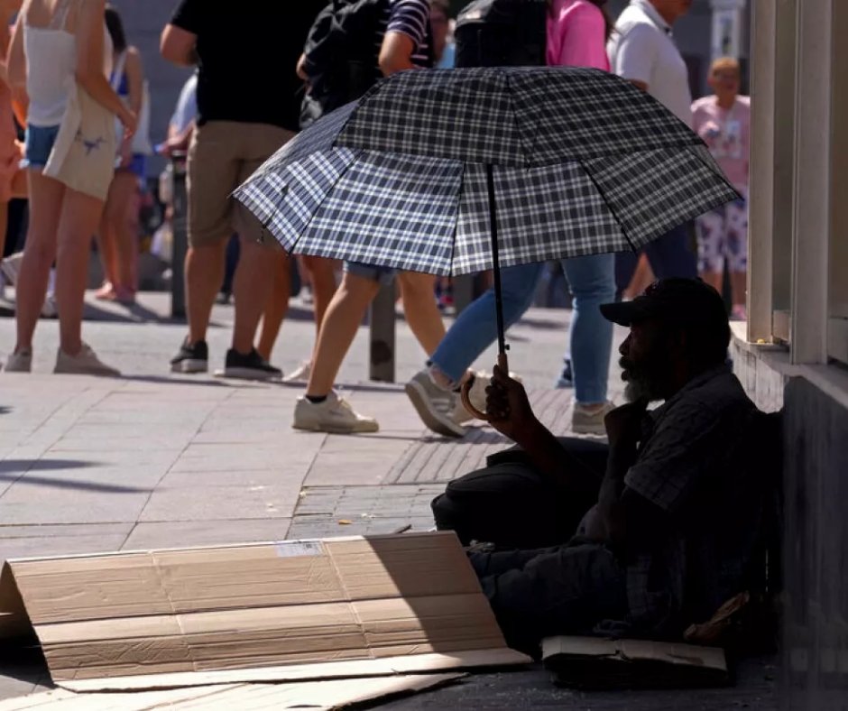 There's a common misconception that being homeless is "easier" in warm weather - but this isn't the case.  Help us provide essentials to help those in need stay safe in the heat:
tinyurl.com/52h46ab8
#maggsdaycentre #homeless #homelessness #vulnerable #worcestershire #charity