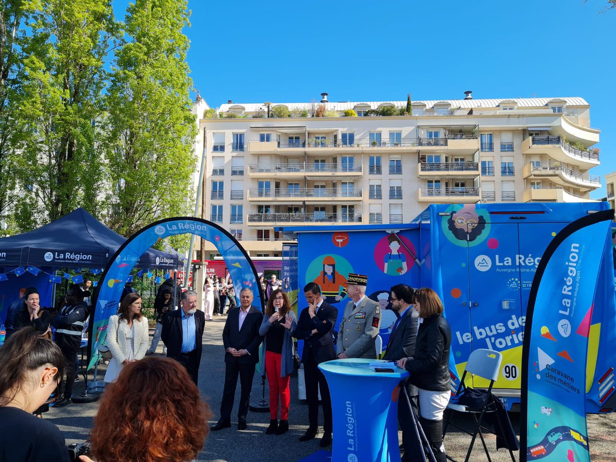 🚛 C’est reparti pour une nouvelle semaine … Et toujours sous le soleil ! ☀️ 
👉 La Caravane des Métiers continue de sillonner les routes d’Auvergne-Rhône-Alpes !

👋 Aujourd’hui, venez échanger sur les #TP au quartier Général Frère à Lyon 7e (Rhône) !

📆 La suite : 
. Mardi 8