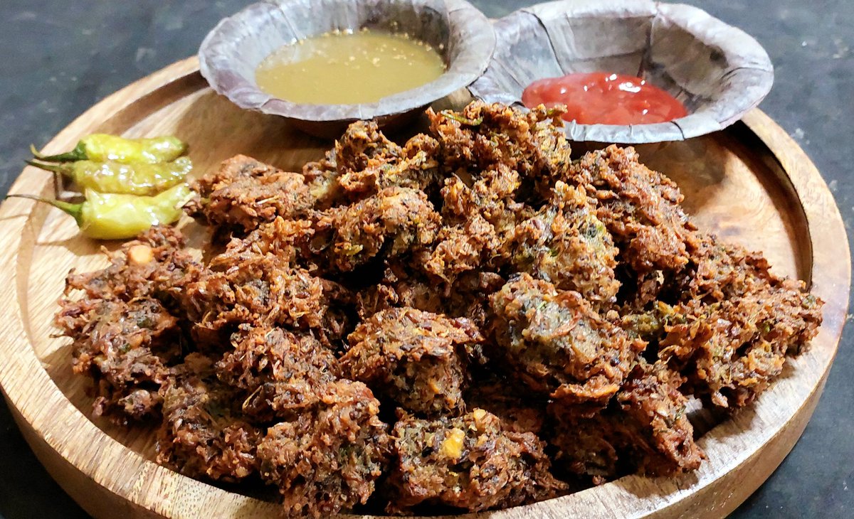 ଗିଲିରି ଫୁଲ ପକୁଡ଼ି 

#ଗିଲିରି #Giliri 
#seasonal #flowers #fritters 

youtu.be/kp9RPBvgN9U?si…

#Odiafood #Odisha