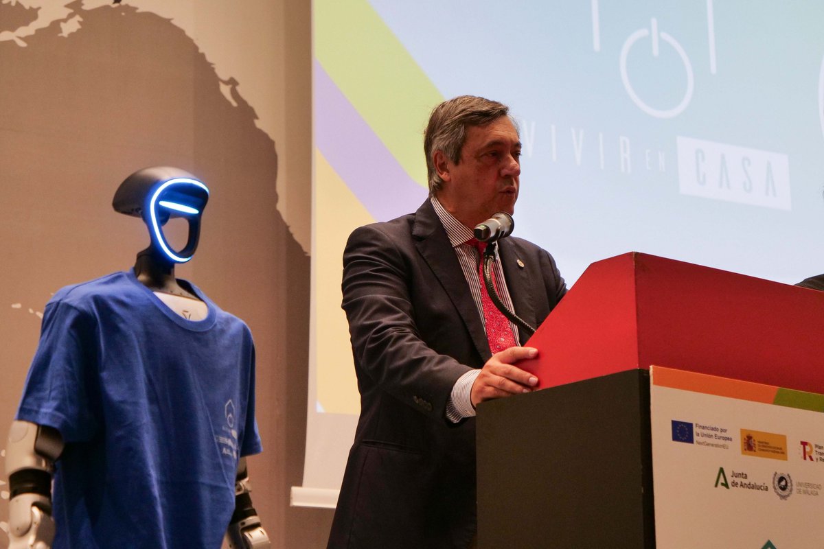 La Facultad de Estudios Sociales y del Trabajo (<a href="/FEST_UMA/">@FEST_UMA</a>) acoge el #Congreso Internacional sobre Innovación Tecnológica y Social en Atención Domiciliaria, en el que hoy se ha presentado el modelo más avanzado del proyecto <a href="/VivirenCasaUMA/">Vivir en Casa UMA</a>. +info: uma.es/sala-de-prensa…