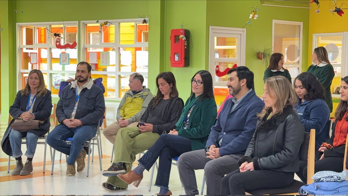 jelorca's tweet photo. En @JUNJI_Aysen celebramos la firma del convenio con #SENADIS, a fin de avanzar en el trabajo de inclusión e igualdad de oportunidades para niñas y niños. Juntas y juntos, seguimos construyendo desde la niñez el presente de Chile 🧒🏻👶🏻👧🏻 @JUNJI_Chile @SubEducParv @trivino_m https://t.co/YVWe08mCNM