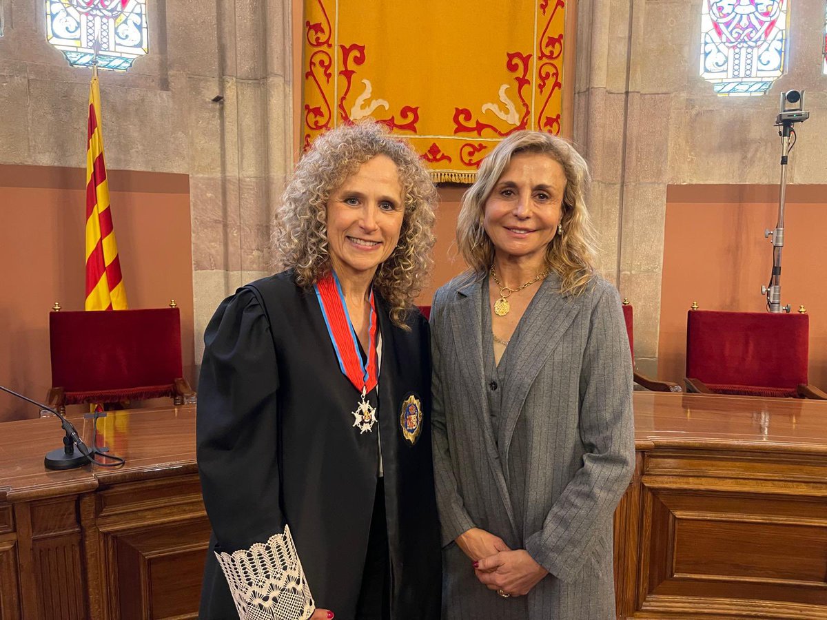 RegistradorsCAT's tweet photo. Francisca Hernández, en representació dels @RegistradorsCAT, assisteix a l'acte solemne de presa de possessió de la Sra. Caso Señal com a nova presidenta del Tribunal Superior de Justícia de Catalunya. #TSJCat #Justícia #ActeSolemne https://t.co/c41f3vTA3o