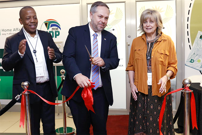 StueyMax's tweet image. ✅ 94% of the visa backlog gone
✅ new record for Smart IDs issued
✅ re-establish Immigration Advisory Board 
✅ arrested 27 corrupt officials
✅ deported 46 000
✅ launched Trusted Tour Operator scheme
✅ opening new/upgraded offices around the country

@Leon_Schreib is cooking