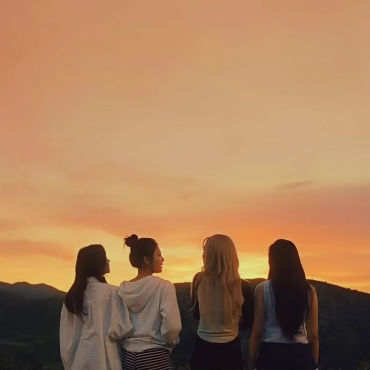 • SlyG (스라이지)

Com amor, <a href="/carolnpop/">carol 🐈‍⬛</a>.

#Slyg #3YearsWithSlyG #HappySlyGDay