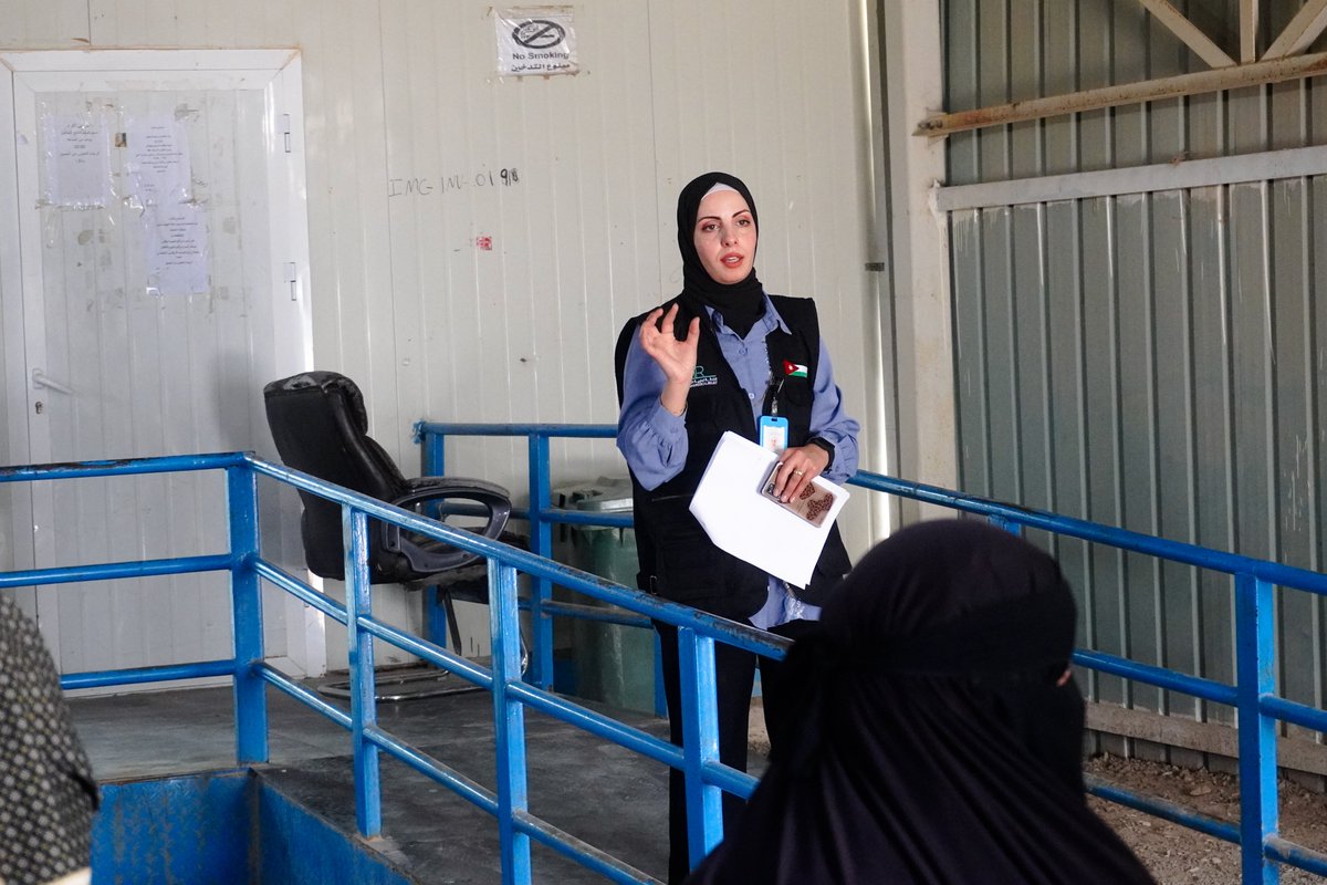 ZaatariCamp's tweet photo. On #WorldHealthDay, thanks to our partner @amrs_jo for delivering a vital first aid awareness session to #AzraqCamp community.
Knowledge saves lives. π https://t.co/v4kYL8AAN0