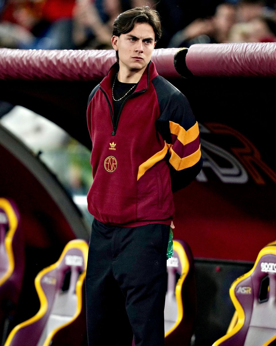 ちょっと待って、このディバラが着てるハーフジップカッコ良すぎでしょ