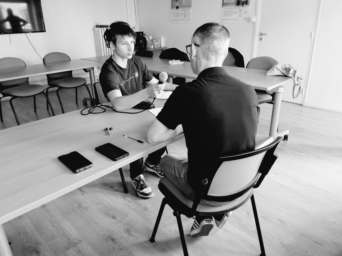 Lycée professionnel Roland Carraz (@lpcarraz) on Twitter photo Merci à la <a href="/douane_france/">Direction générale des douanes et droits indirects</a> de Dijon pour l'interview accordée à nos élèves de CAP Agent de sécurité dans le cadre de la préparation de leur podcast. #Educmediasinfo Merci à la <a href="/douane_france/">Direction générale des douanes et droits indirects</a> de Dijon pour l'interview accordée à nos élèves de CAP Agent de sécurité dans le cadre de la préparation de leur podcast. #Educmediasinfo