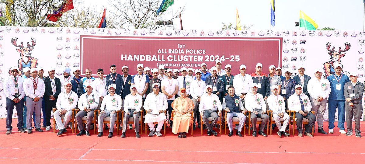 'शरीरमाद्यं खलु धर्मसाधनम्'- खेल और खेलकूद की गतिविधियां प्राचीन काल से ही भारत के जीवन का हिस्सा रही हैं...

आज लखनऊ में प्रथम अखिल भारतीय पुलिस हैंडबॉल क्लस्टर (हैंडबॉल/बास्केटबॉल) 2024-25 का उद्घाटन किया। 

इस आयोजन हेतु उत्तर प्रदेश का चुनाव करने के लिए आदरणीय प्रधानमंत्री