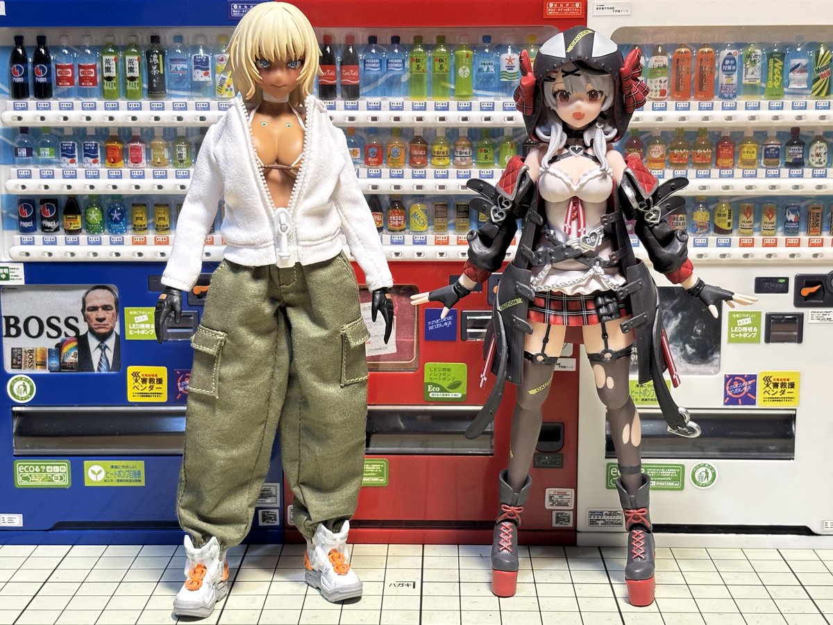 gpjacque's tweet photo. PINKTANK 1/12 自動販売機
#PINKTANK
#蝸之殼
#ミルク・T
#スネイルシェル
#TAPIGAL
#おも写 https://t.co/A0nWWPoBZm