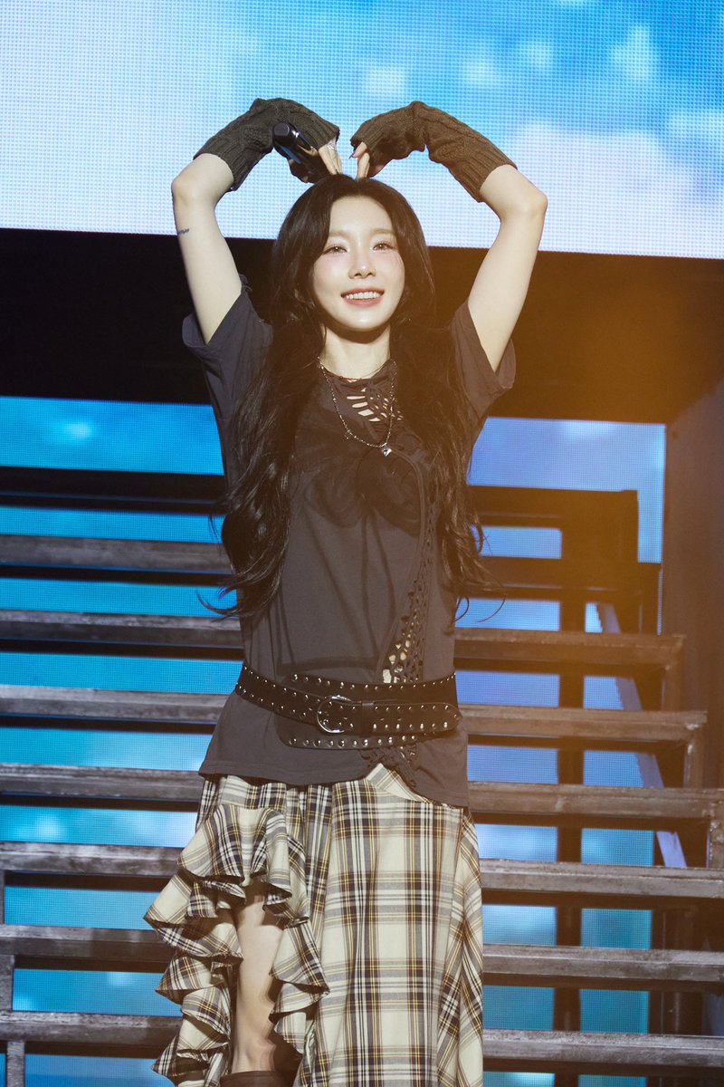 theseoulstory's tweet image. [PHILIPPINES] ✨ A decade with Taeyeon — and it’s only getting better! 💫 From emotional ballads to unforgettable SONE memories, she continues to shine brighter than ever! 🌟💖

Read more here: theseoulstory.com/philippines-ta…

Thank you @pulpliveworld for the invite!

#TaeyeonInAllTenses