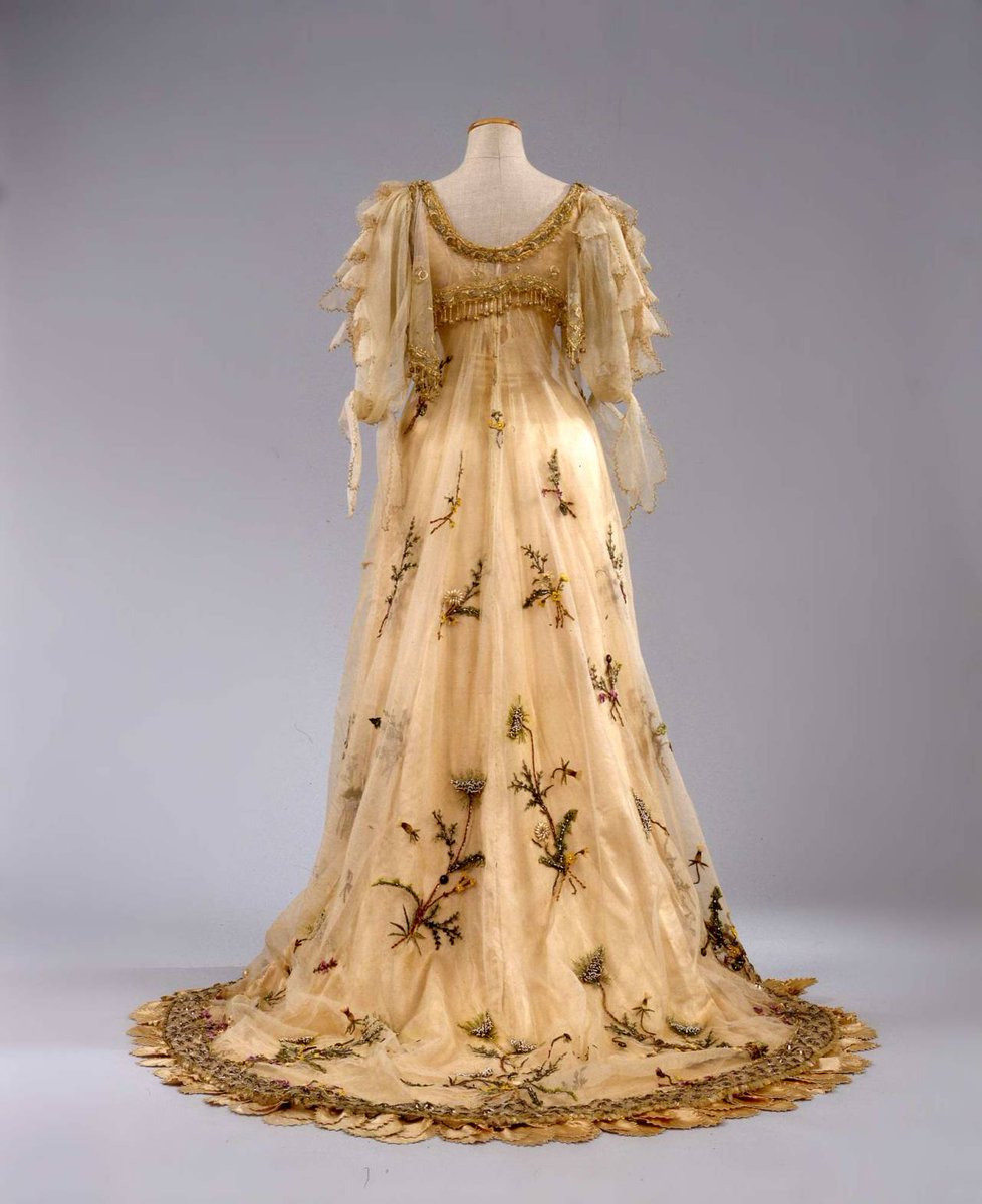 wikivictorian's tweet photo. “La Primavera” evening dress by Rosa Genoni, 1906. Galleria del Costume di Palazzo Pitti. https://t.co/oZqr2nGpRc