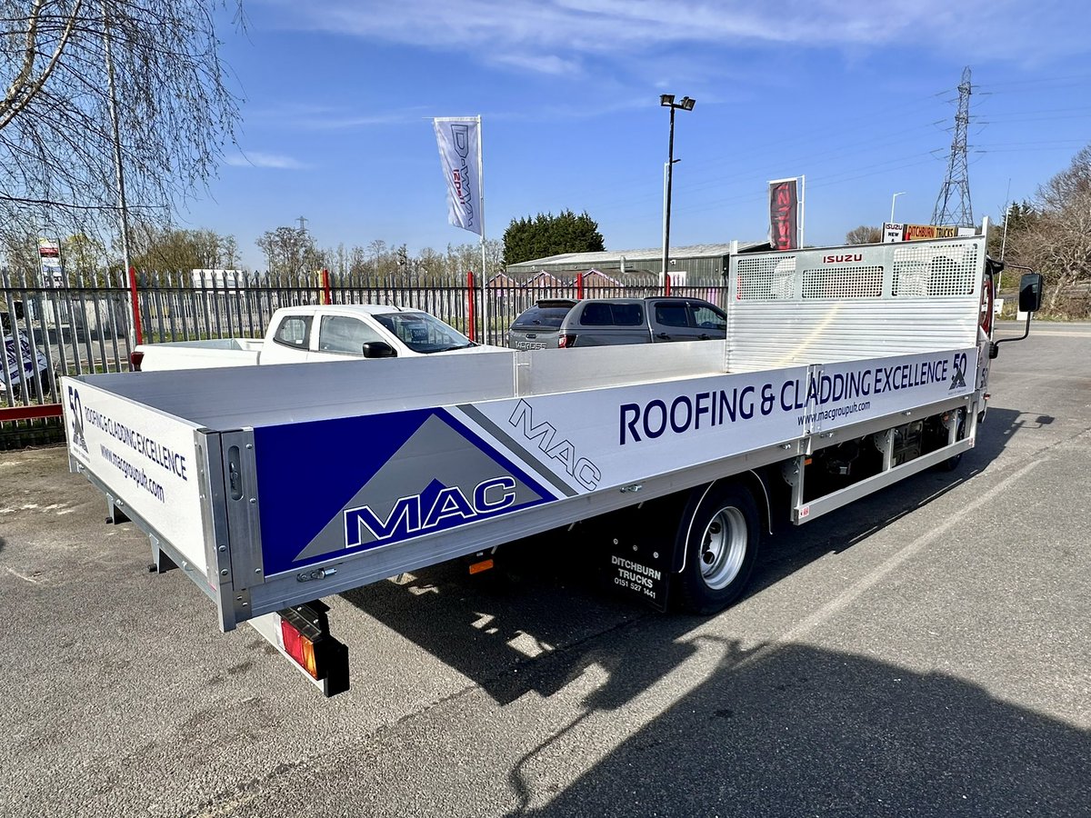 We are delighted to deliver a new purpose built Dropside to MAC Roofing &amp; Contracting Ltd. Thank you for choosing @ditchburntruck.🤝

Celebrating their 50th Year, this new branding looks great on the Isuzu and is a great advert for both the company and the truck.
#roofing
