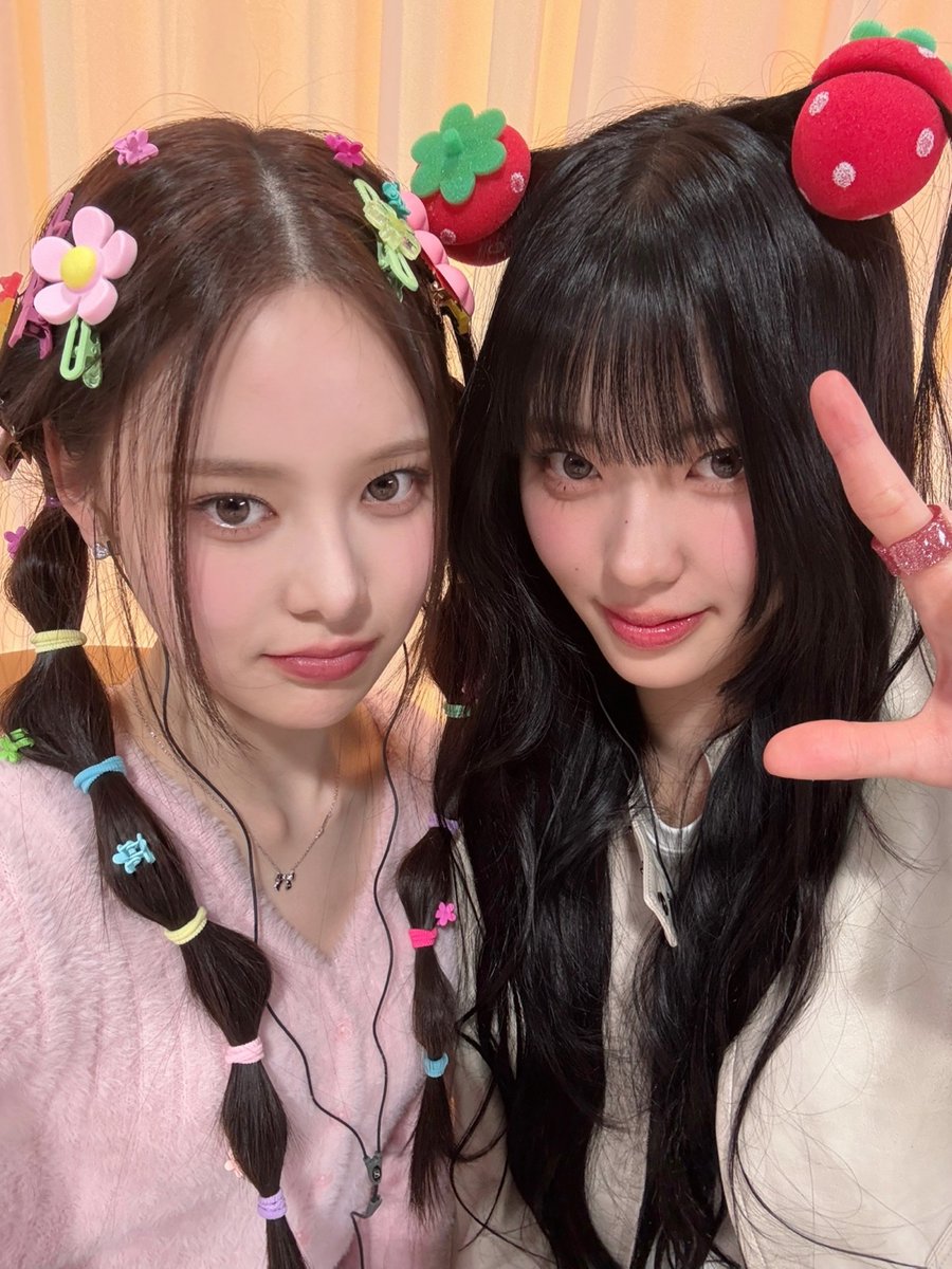 쌍방 만족도 0%에 수렴하지만 미모가 다 이긴 웃보즈의 팅글썰롱 아웃풋😅💈 팅글썰롱 ASMR 풀버전은 내일 밤 11시! M2 유튜브에서 만나보세요💗 #팅글썰롱 #izna #방지민 #코코 #이즈나 <a href="/izna_offcl/">izna</a>